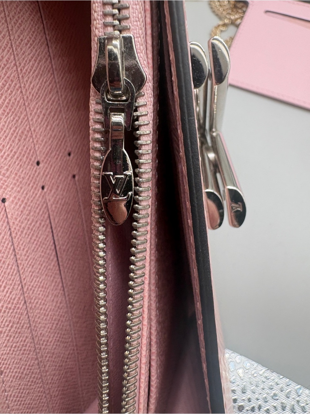 Louis Vuitton Twist Wallet Pink Epi Leather w/ Replacement Chain” - Picture 9 of 14